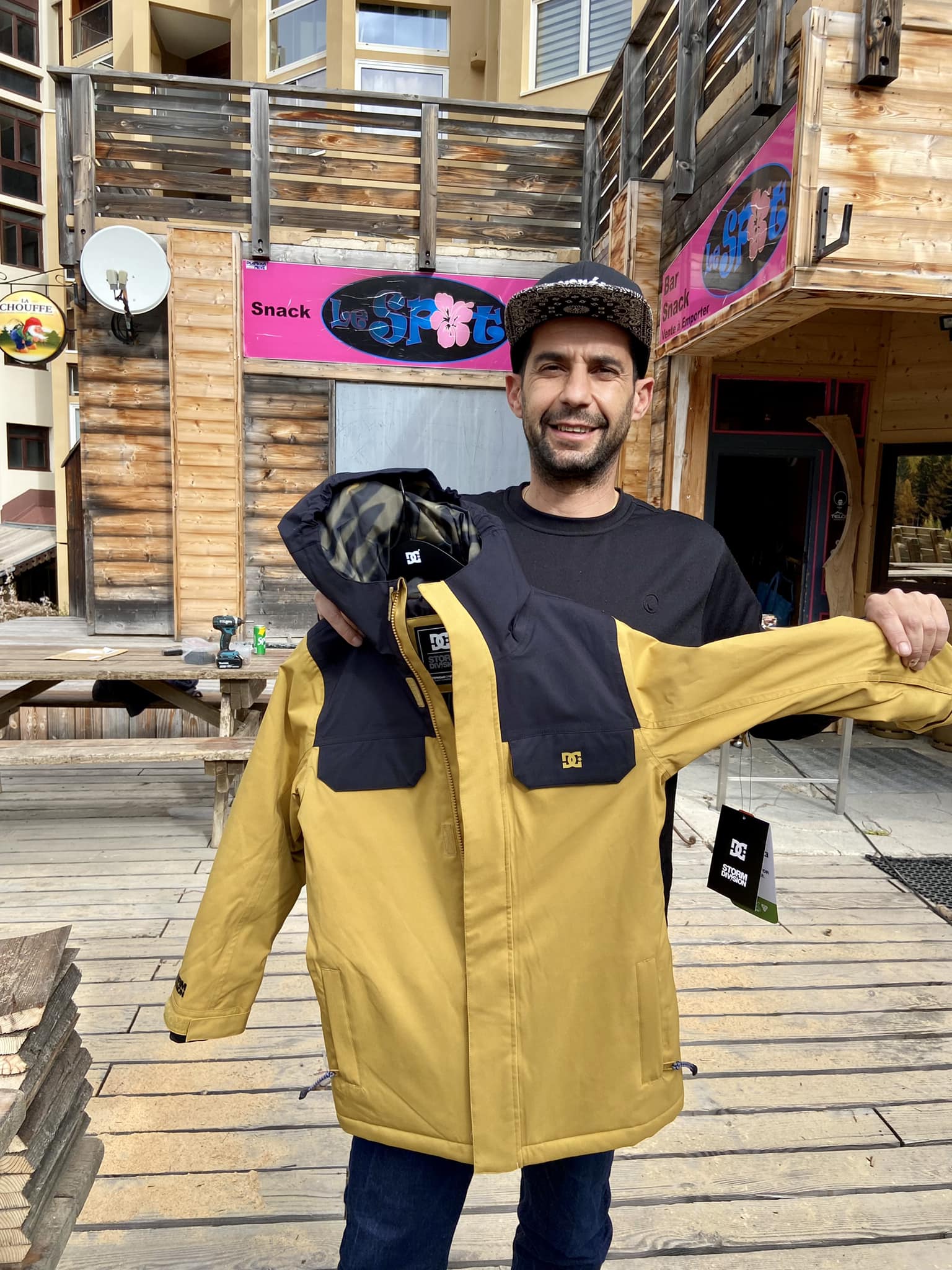 1mprévu snow store Isola 2000, partenaire de Back to Back Snowboard club